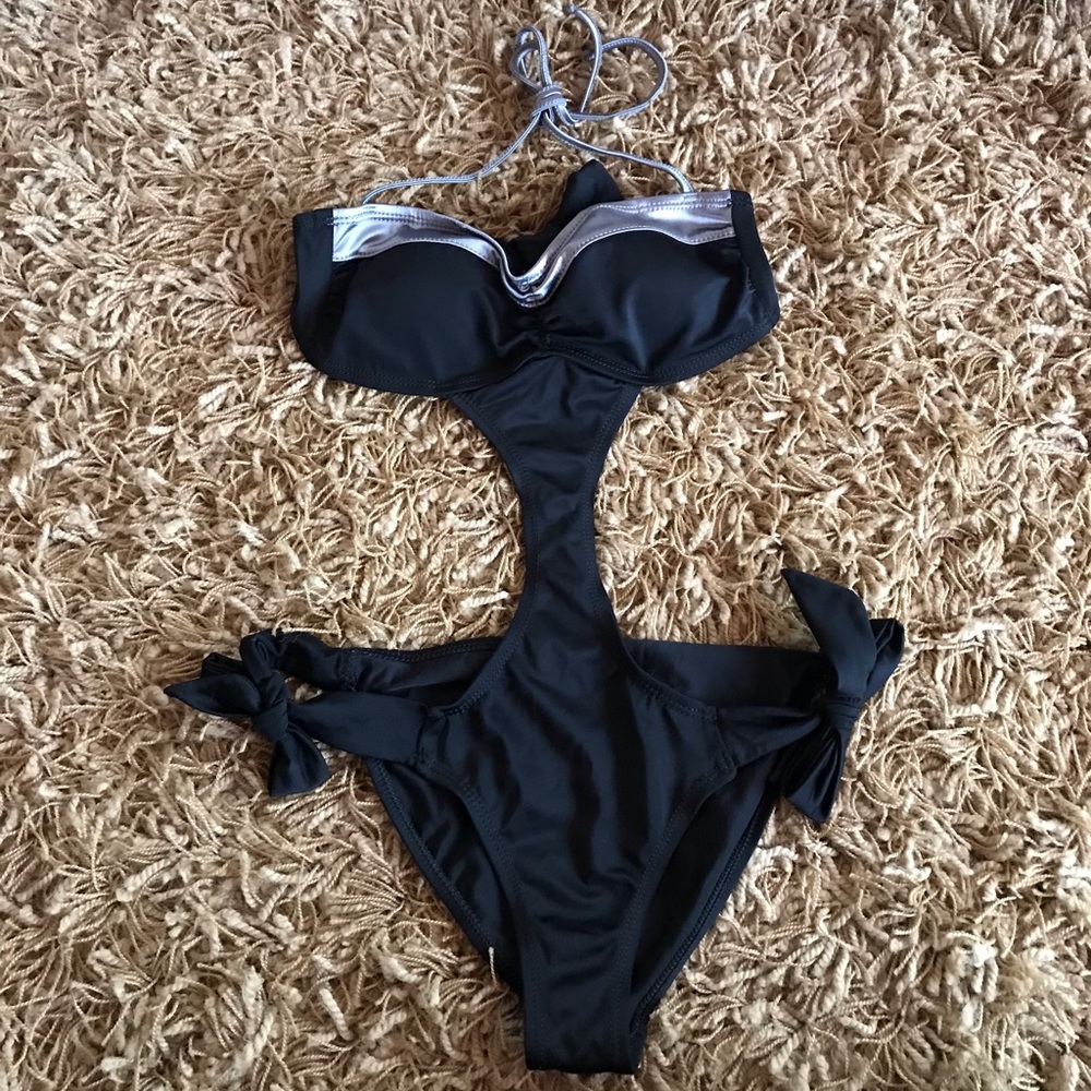 Black monokini